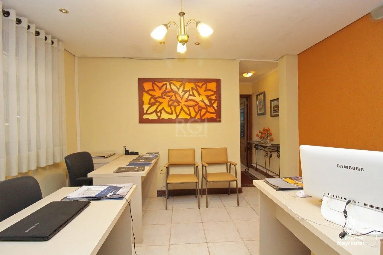 Imagem Casa para Venda - 347m², 5 dormitórios, sendo 2 suites, 3 vagas - São João