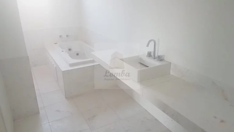 Imagem Luxuosa Mansão suspensa à venda em condomínio - 5 quartos, 5 suítes, 3 salas, 7 banheiros, 4 vagas, 440,65m² - Cuiabá-MT, Jardim Florianópolis.