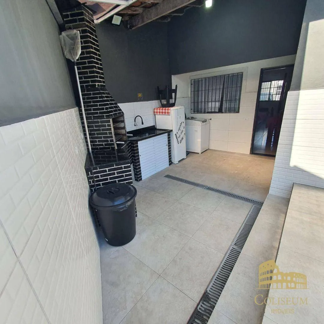 Imagem Casa com 2 dormitórios à venda, 70 m² por R$ 650.000,00 - Maracanã - Praia Grande/SP