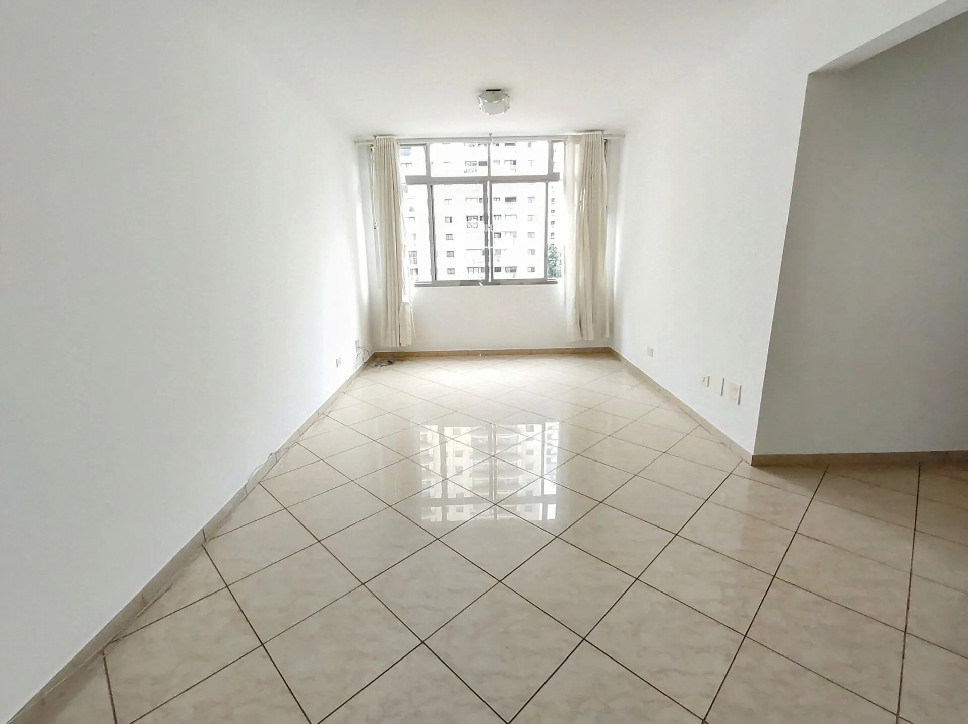 Imagem Apartamento No Jardim Paulista, 2 Dormitórios ( 1 suíte), 1 vaga de garagem ( prédio com manobrista e portaria 24hs). Excelente Localização