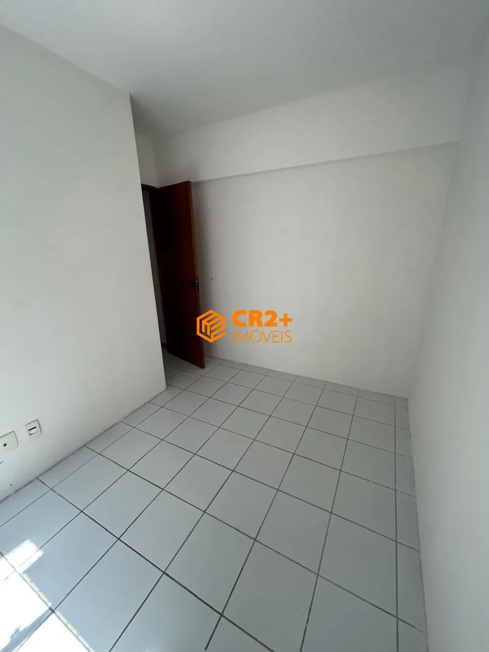 Imagem Vendo apartamento 03 quartos, 01 suíte 02 vagas de garagem no Espinheiro. 81m²