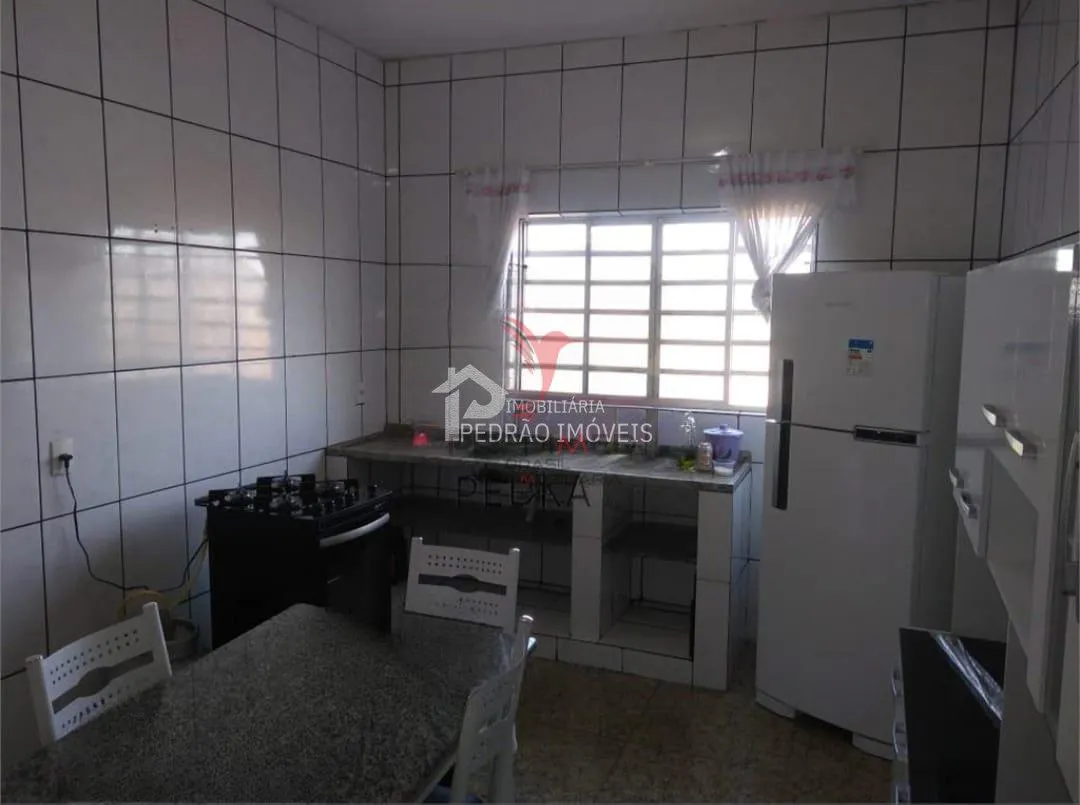 Imagem Casa de 3 quartos, 372m² no bairro Vila Baccili, em Lençóis Paulista
