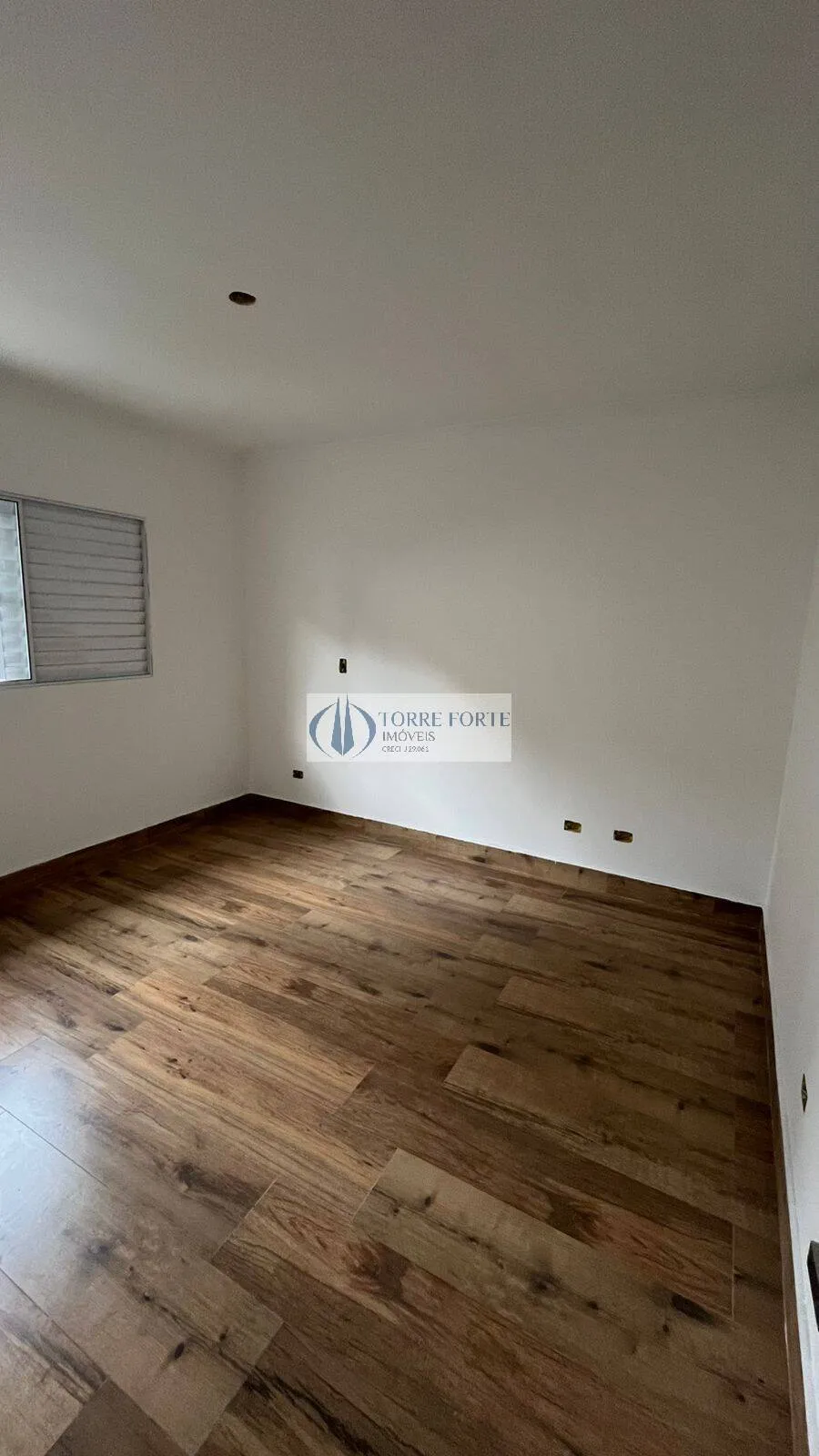 Imagem Casa sobrado novo, com 120m² em rua tranquila na Vila Canero