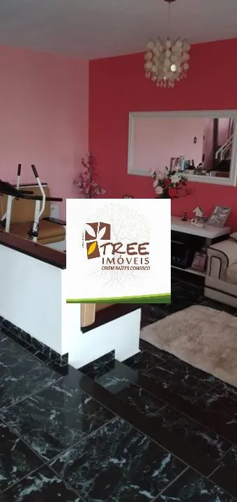 Imagem VENDA DE SOBRADO NO JARDIM RINCÃO, EM ARUJÁ/SP, 411m² com 2 suítes, ar-condicionado, sala 2 ambientes, piscina, churrasqueira e 2 vagas. CONSULTE-NOS.
