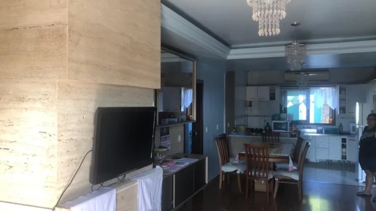 Imagem Casa para Venda em Concórdia, Imperial, 5 dormitórios, 1 suíte, 4 banheiros, 2 vagas