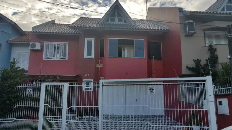Imagem Casa para Venda - 165.52m², 3 dormitórios, sendo 1 suites, 2 vagas - Sarandí
