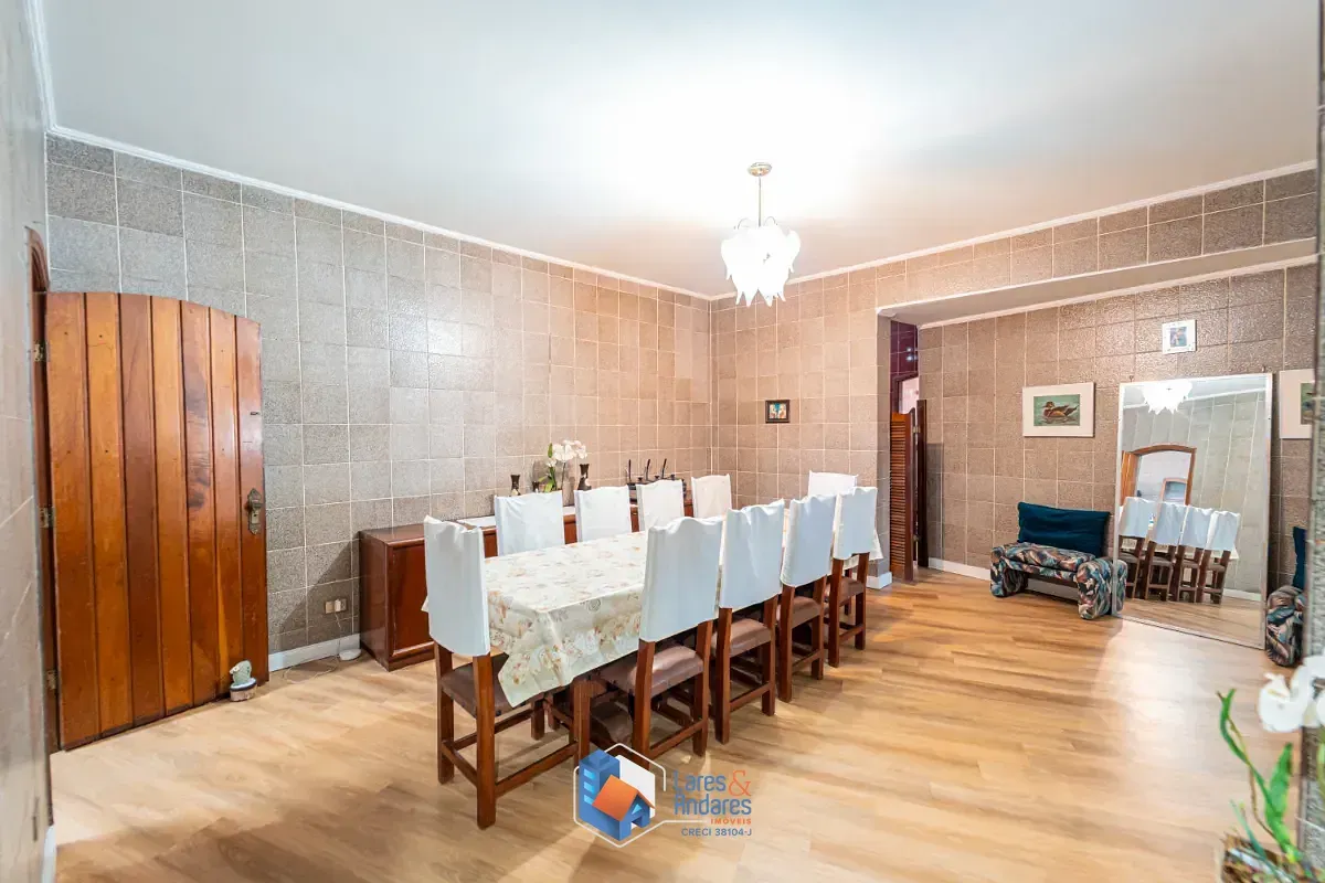 Imagem Casa para venda em Cidade Domitila com 3 quartos, sendo 1 suíte, 473m²