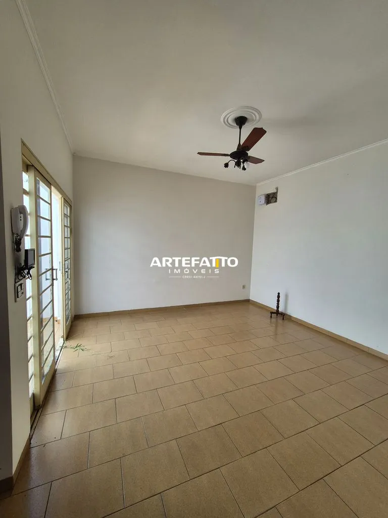Imagem Casa com 4 dormitórios no bairro Vila Allan Kardec