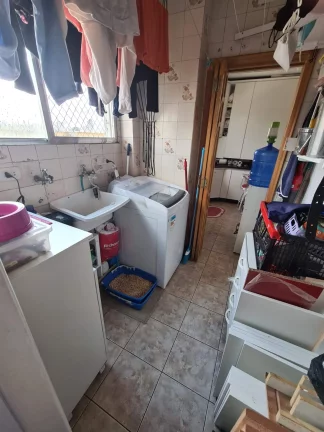 Imagem Ótima Localização - Apartamento Andar Baixo de 3 dormitórios (1 suíte) e 2 vagas na Vila Esperança a 3min do Metrô