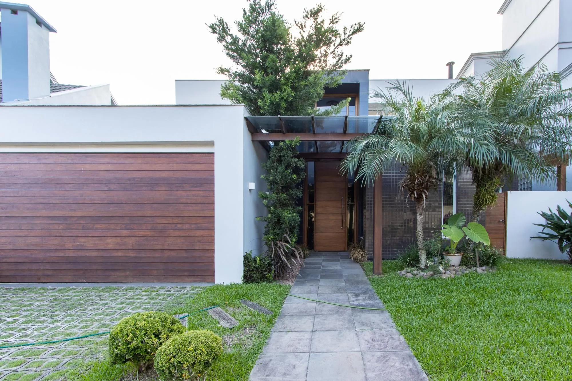 Imagem Casa 4 dormitórios com elevador