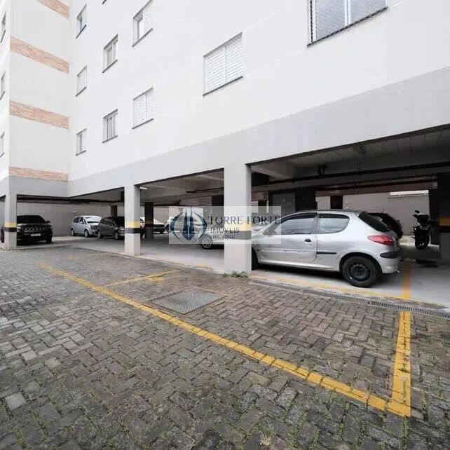 Imagem Apartamento com 1 vaga livre e demarcada, 2 dormitórios, 34m2