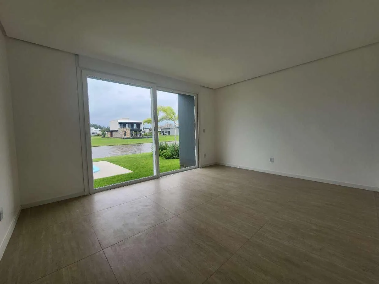 Imagem Casa de condomínio à venda em Torres, Centro, com 4 quartos, 209m2