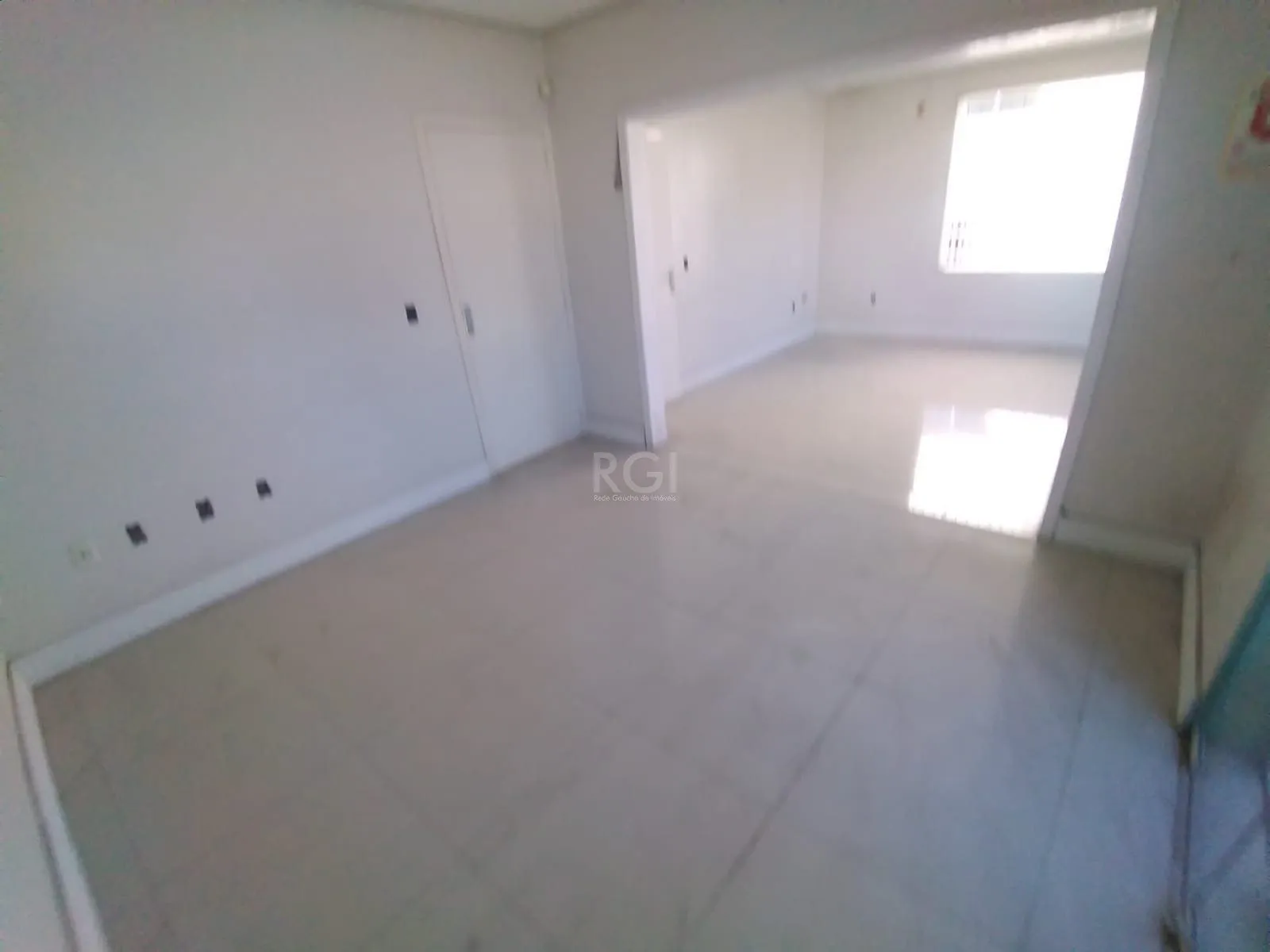 Imagem Casa Comercial para Venda - 250m², 0 dormitórios, 10 vagas - Glória
