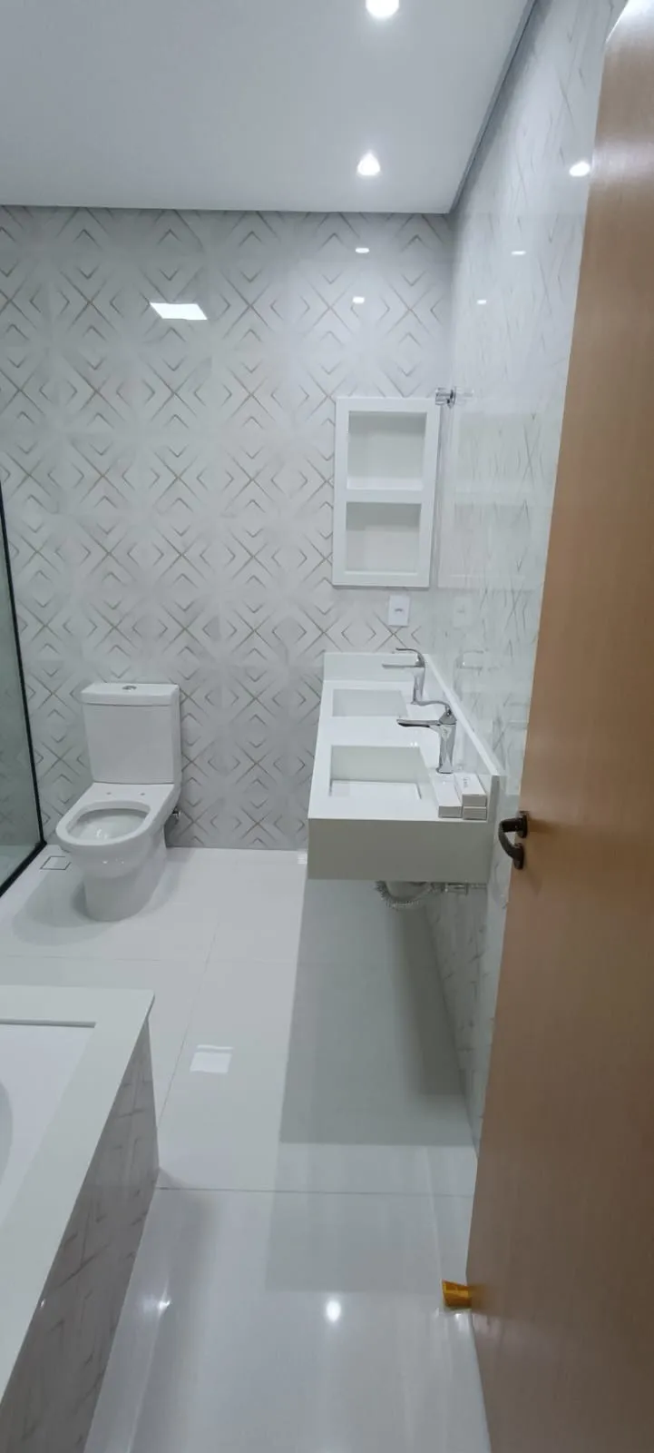 Imagem Casa de Alto Padrão no Condomínio Golden Park ? 225m², 3 Suítes, Piscina e Área Gourmet