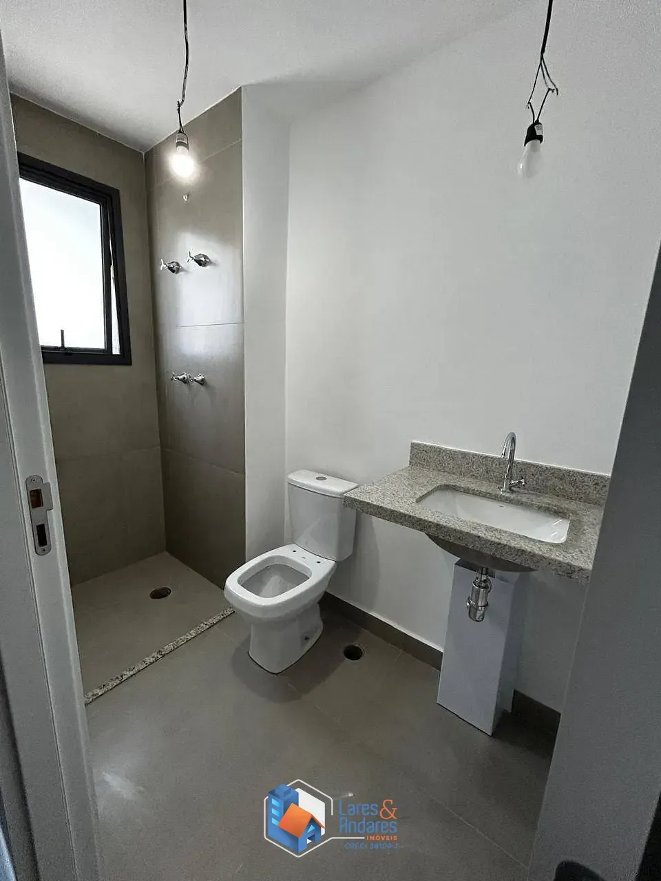Imagem APARTAMENTO À VENDA COM 90 M², COM 2 DORMS. (2 SUÍTES), SACADA, 2 VGS NO CENTRO COMERCIAL JUBRAN, BARUERI - SP.