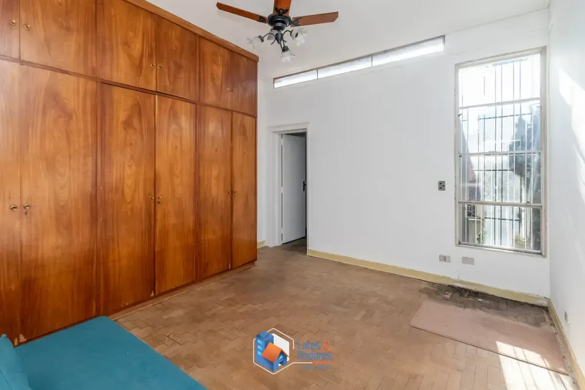Imagem Casa para venda em Paraíso com 4 quartos, sendo 1 suíte, 244m²
