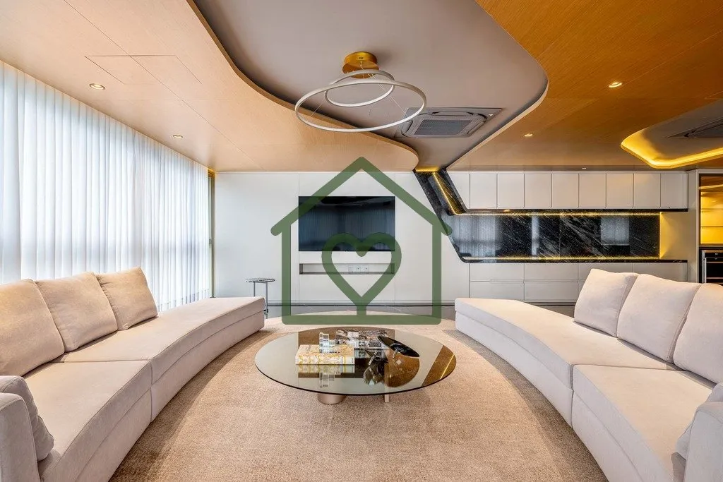 Imagem Apartamento de 378,97 m² privativos, com 4 suítes, uma ampla suíte máster com closet, 4 vagas de...