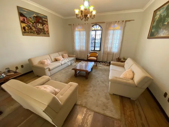 Imagem Venda , casa , Taquaral em Campinas !!
Localização excelente . 
Casa com 3 dormitórios , sendo 2 ...
