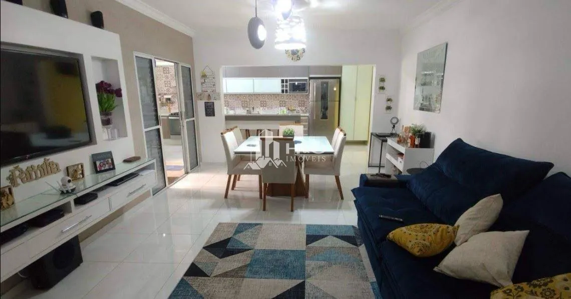 Imagem Oportunidade Sobrado Amplo no Jardim Fernandes - 210m², 3 Dormitórios e 5 Vagas