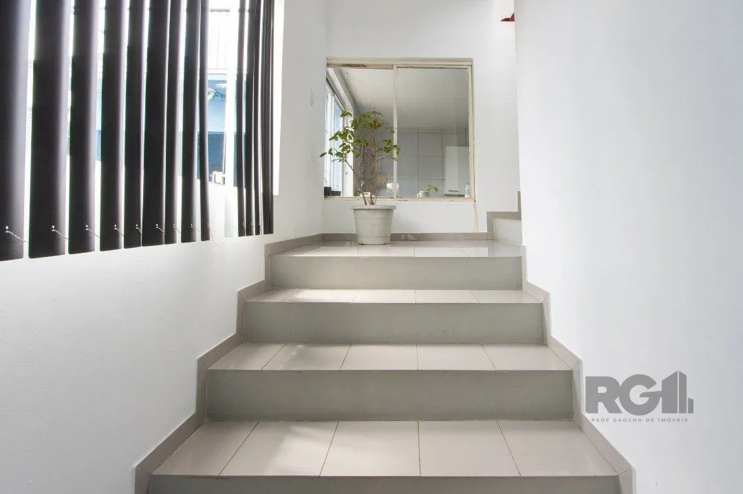 Imagem Casa, 5 dormitórios, sendo 1 suíte, 312m² privativos, 8 vagas - Bairro Vila Nova