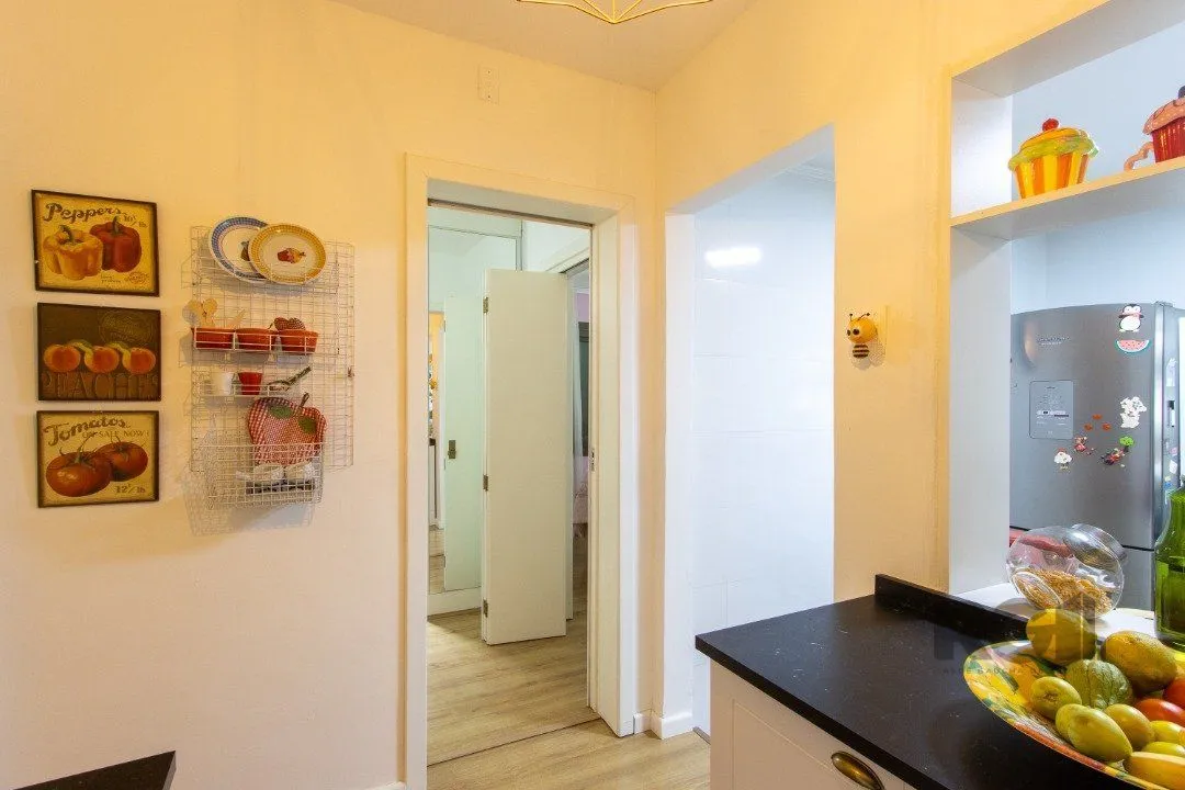 Imagem Casa térrea, 3 quartos, edícula, com 2 suites, pátio - Bairro Guarujá
