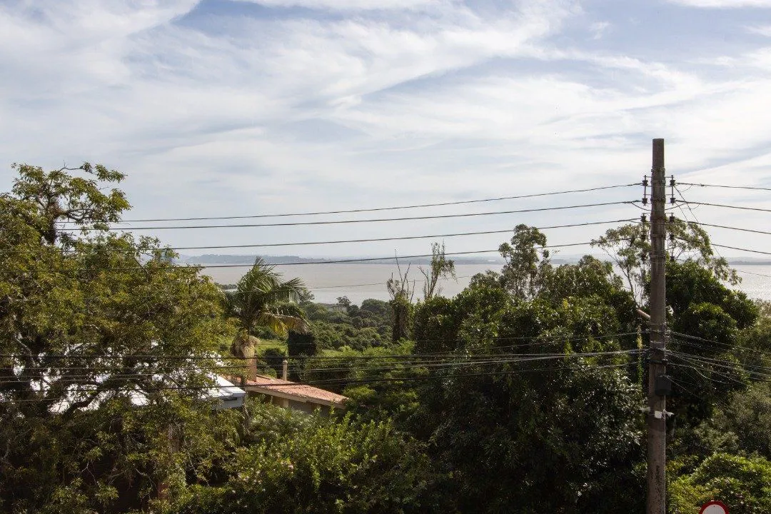 Imagem Casa com 724 m² privativos, 4 dormitórios sendo 4 suítes, 6 vagas sendo 3 cobertas