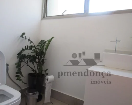 Imagem Descrição do Imóvel Apartamento amplo com 3 dormitórios sendo que 01 foi aberto para closet, 02 ...