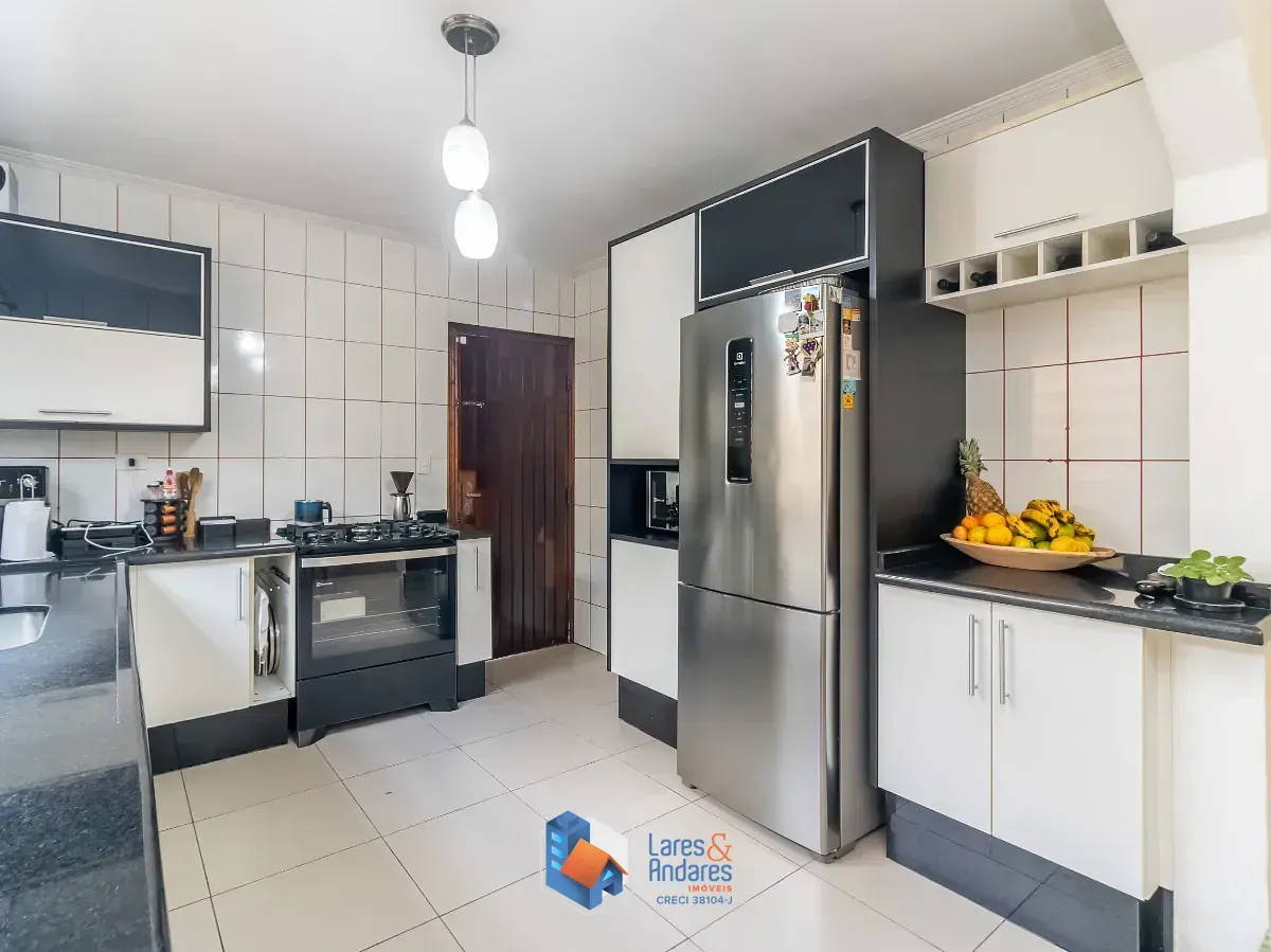 Imagem Sobrado para venda em Moinho Velho com 4 quartos, 206m²