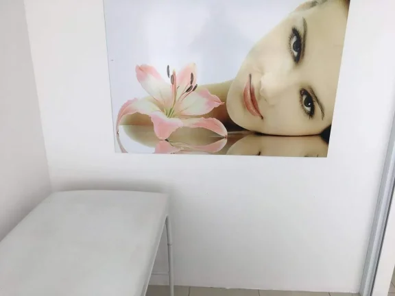 Imagem Salão Comercial de Alto Padrão para Locação na Vila Hortência, Sorocaba-SP: 5 Salas, 2 Banheiros, 150m² de Área.