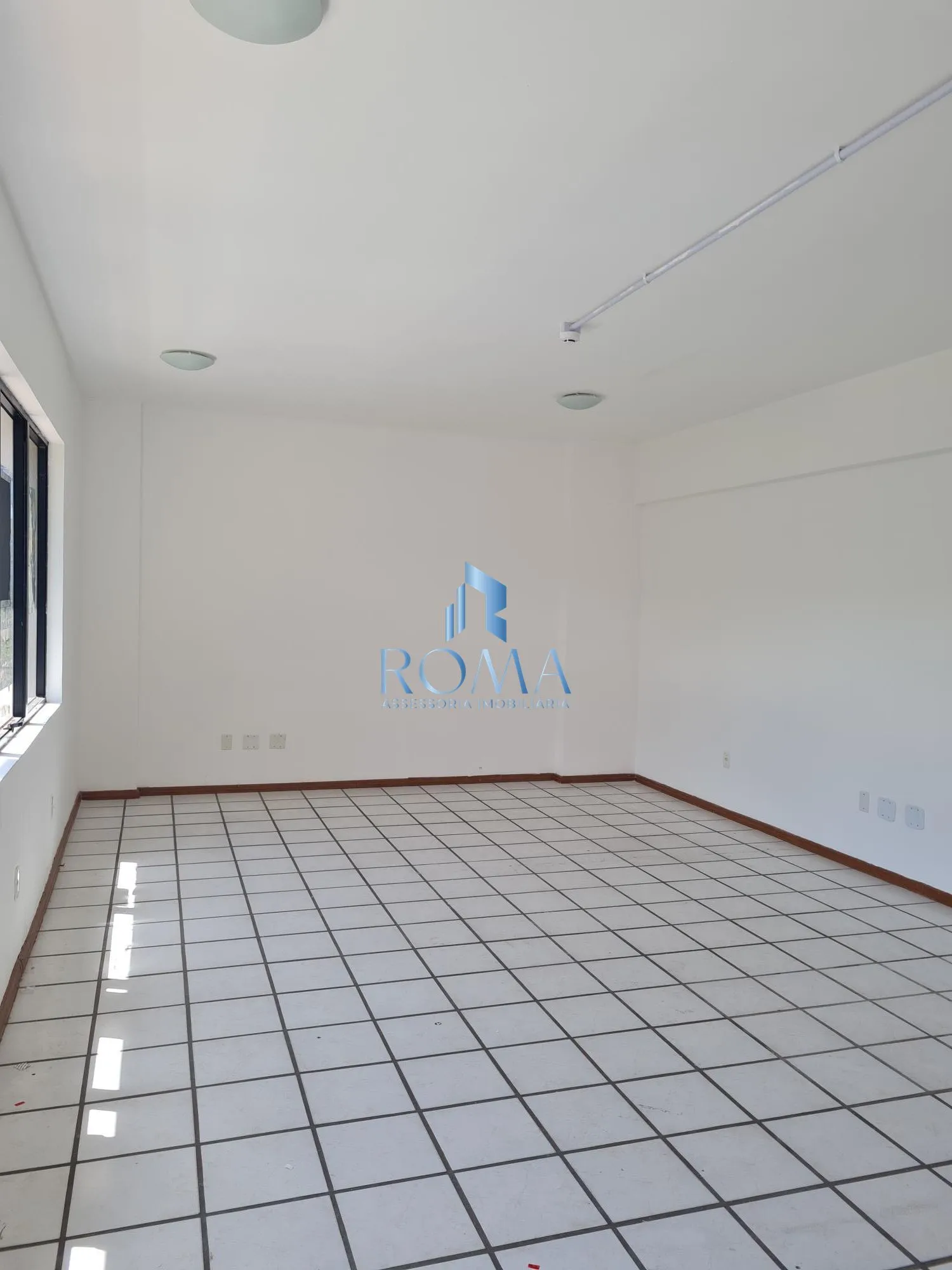 Imagem Sala Comercial - Centro Comercial Pinheiro Machado - em frente ao Caridade