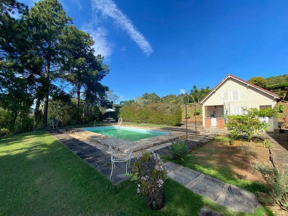 Imagem Casa em Condomínio para Venda em Teresópolis / RJ no bairro Fazenda Alpina