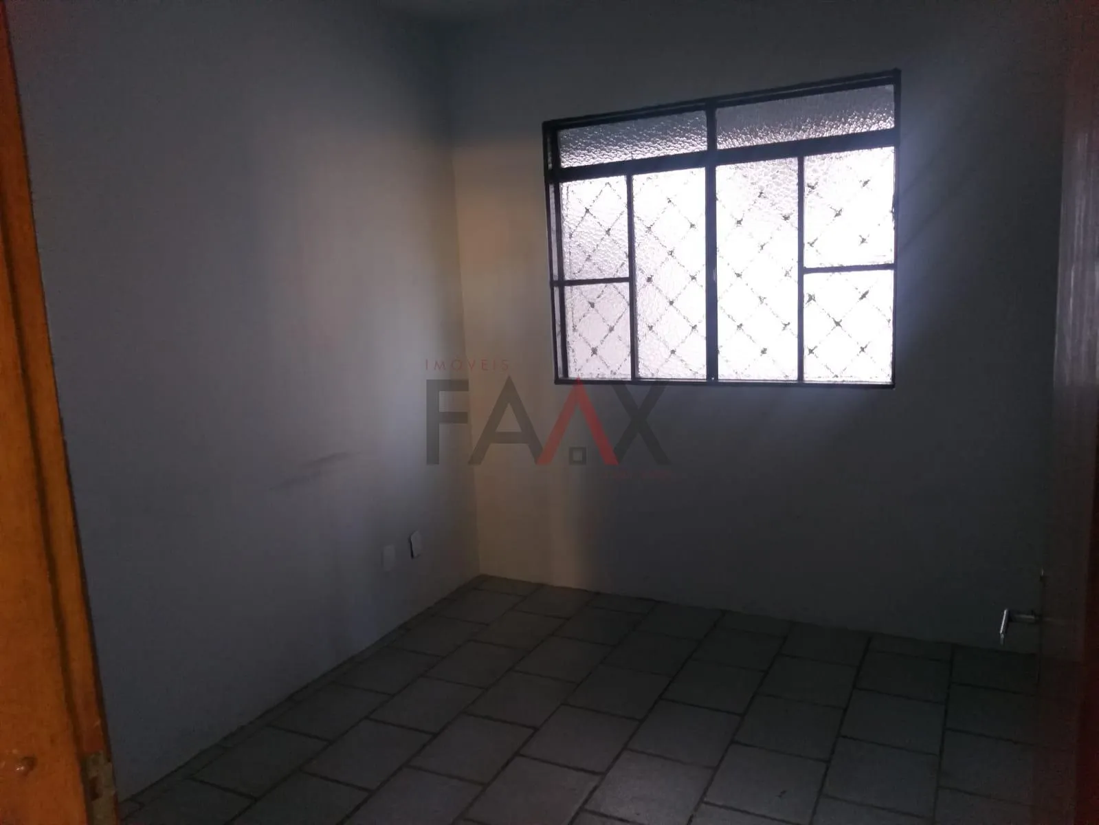 Imagem Sala comercial ao Lado do GRESGA em frente a Av. Manoel Ribas em GUARAPUAVA