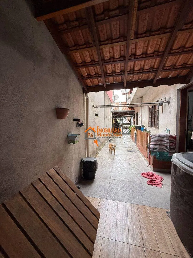 Imagem Sobrado com 3 dormitórios à venda, 253 m² por R$ 650.000,00 - Vila Rio de Janeiro - Guarulhos/SP