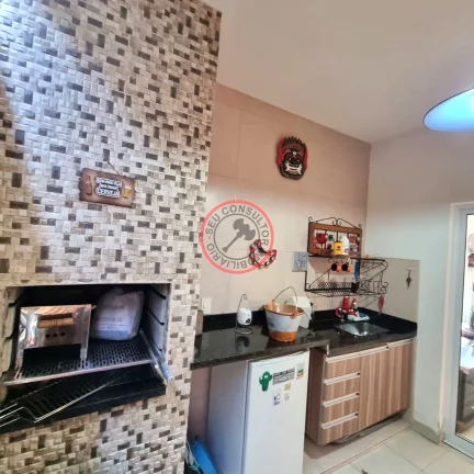 Imagem ESCRITURA DEFINITIVA,CASA COM 4 QUARTOS SENDO 3 SUITES, LAVANDERIA E AREA GOURMET EM CONDOMINIO