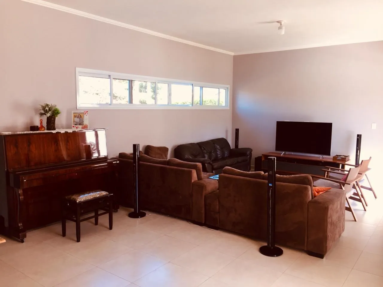 Imagem Casa Térrea no Condomínio Portal do Sabia - 350m² de Construção, 3 Suítes (1 Master), Piscina e Espaço Gourmet