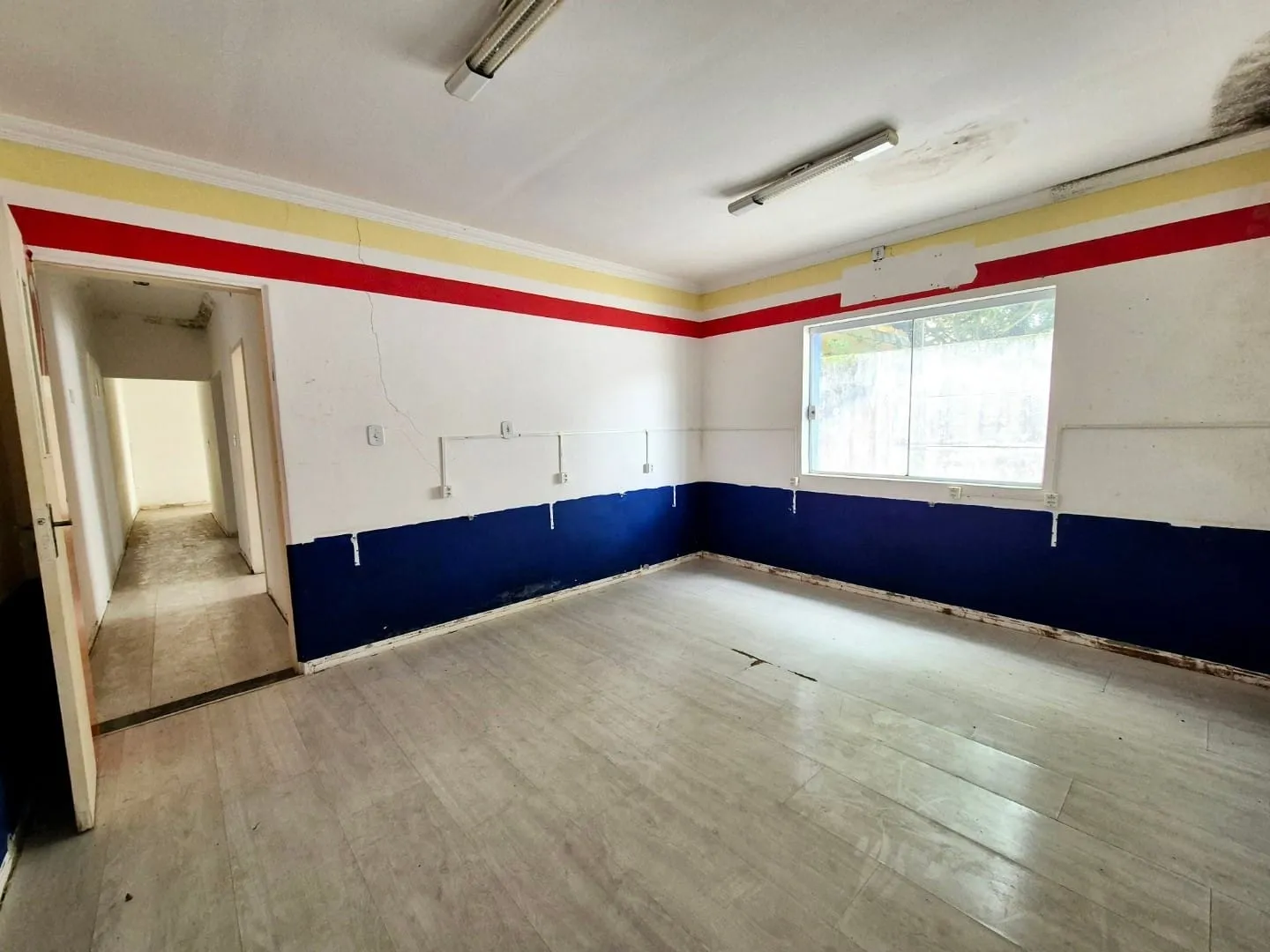 Imagem Imóvel Comercial Exclusivo no Centro de Pindamonhangaba com Estrutura Versátil e Localização Estratégica!