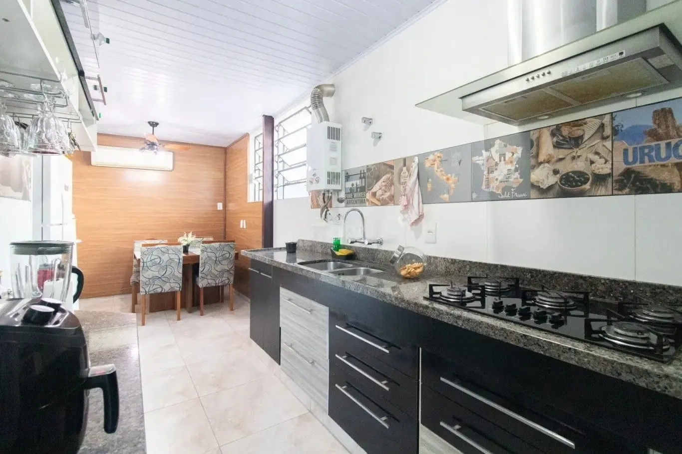 Imagem Casa com 4 dormitórios e 175m² à venda no Bairro Santa Tereza