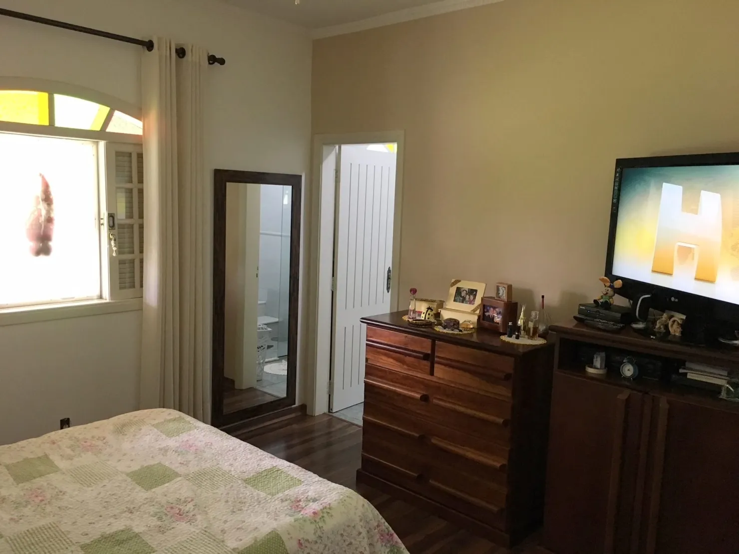 Foto do imóvel Chácara à venda 3 Quartos, 1 Suite, 10 Vagas, 12563M², Colônia Piaguí, Guaratinguetá - SP