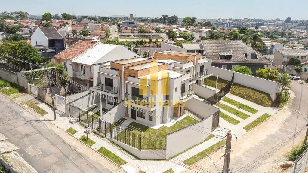 Imagem Sobrado no bairro Atuba, em Curitiba, ideal para quem busca conforto, segurança e praticidade em um...