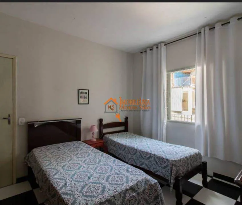 Imagem Casa com 3 dormitórios à venda, 252 m² por R$ 350.000,00 - Jardim São Domingos - Guarulhos/SP