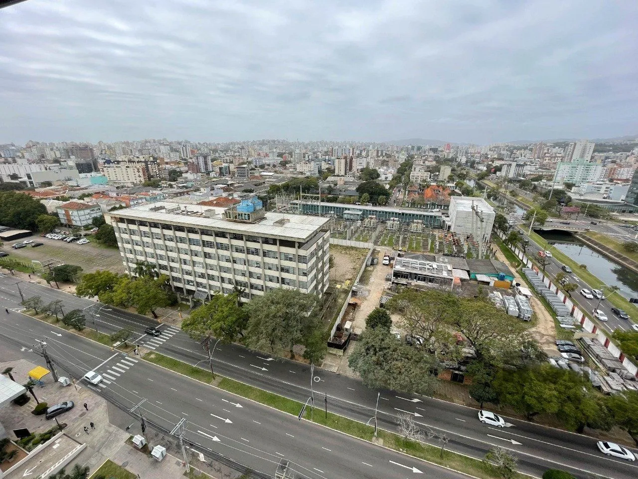 Imagem APARTAMENTO DE 38M² COM 1 DORMITÓRIO E 1 VAGA - BAIRRO PRAIA DE BELAS