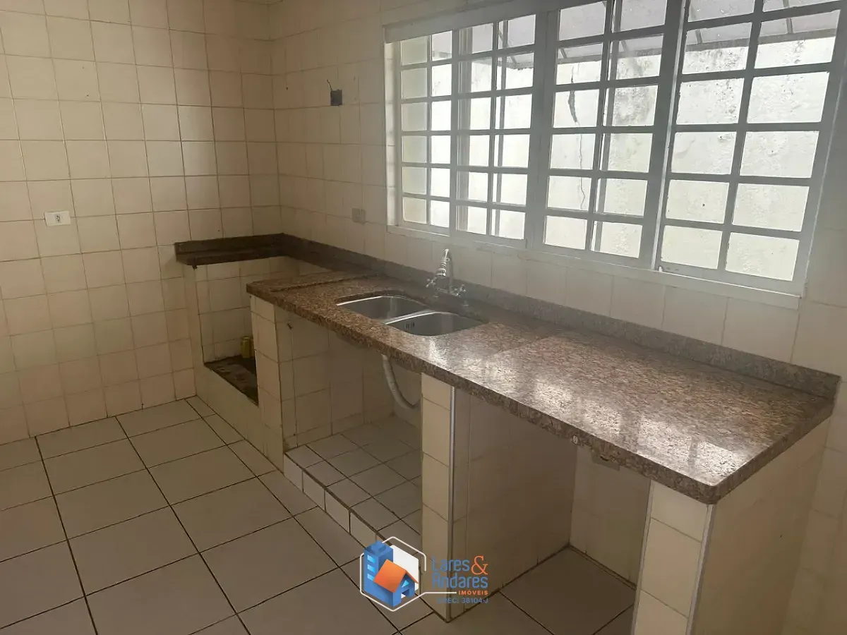 Imagem Sobrado para venda em Jardim Peri com 3 quartos, sendo 1 suíte, 300m²