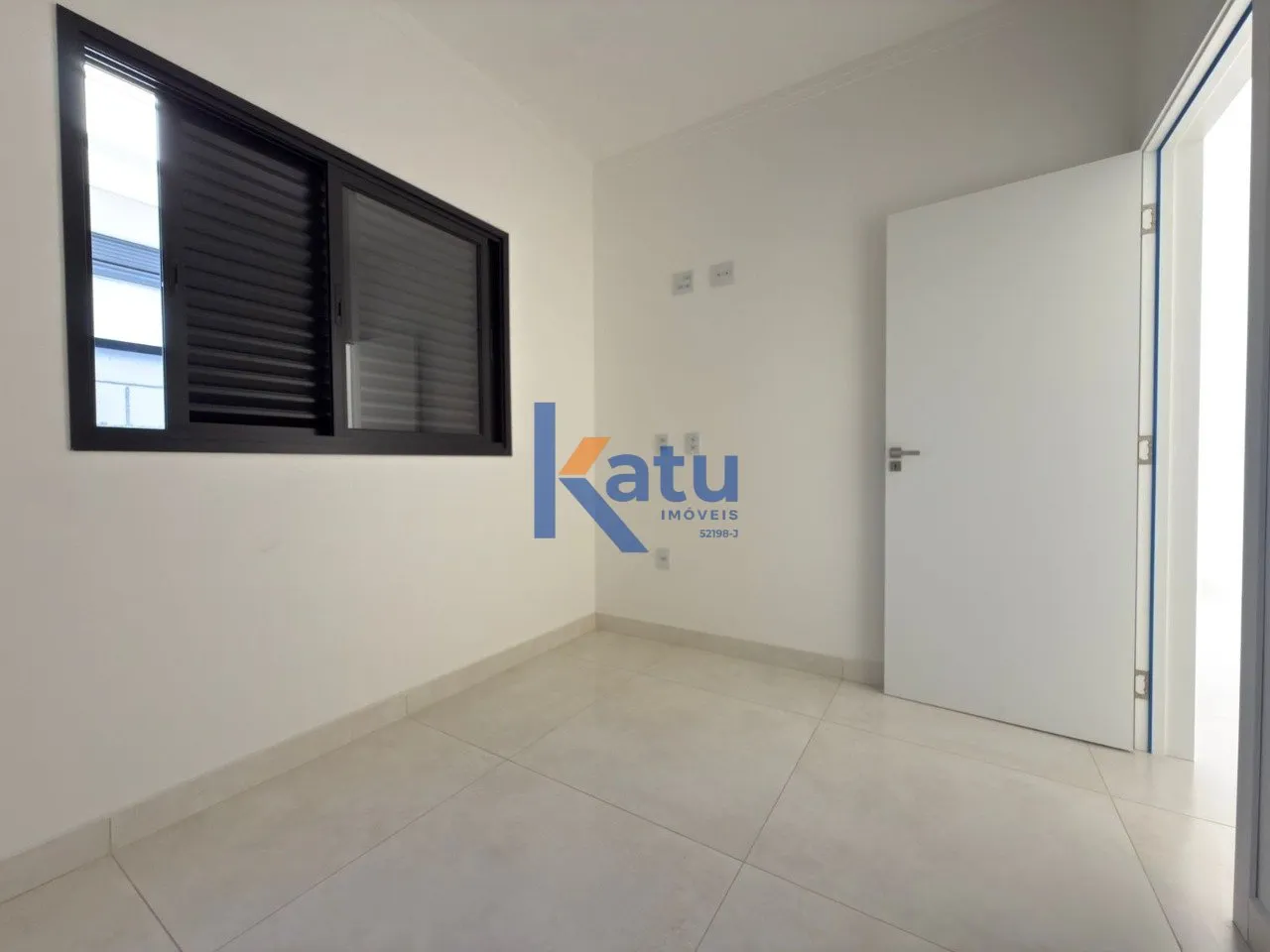 Imagem CASA À VENDA NO CONDOMÍNIO RESERVA ERMIDA - JUNDIAÍ/SP

O imóvel possui 147 m² de área constru...