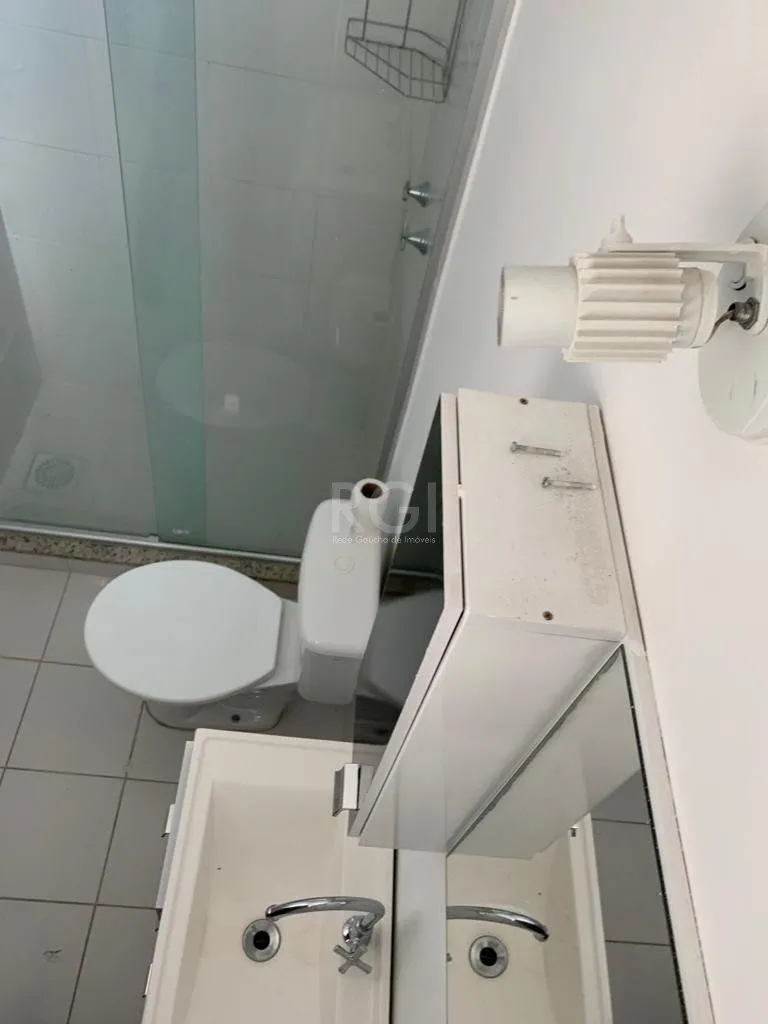 Imagem Lindo apartamento com vista e posição solar privilegiada.