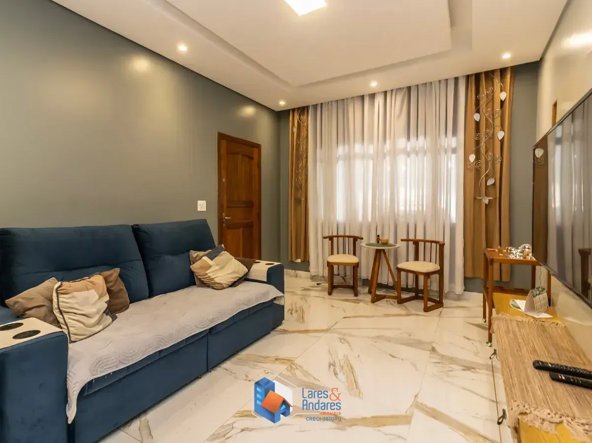 Imagem Casa para venda em Jardim Peri com 3 quartos, sendo 1 suíte, 216m²