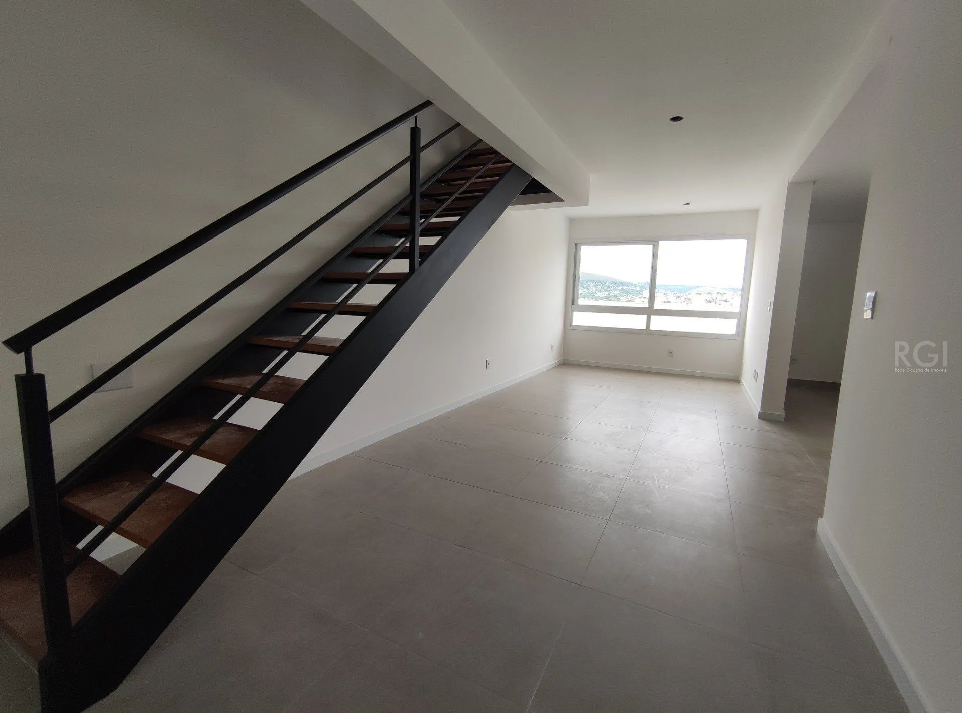 Duplex para Venda - 83.08m², 2 dormitórios, sendo 2 suites, 2 vagas - Petrópolis