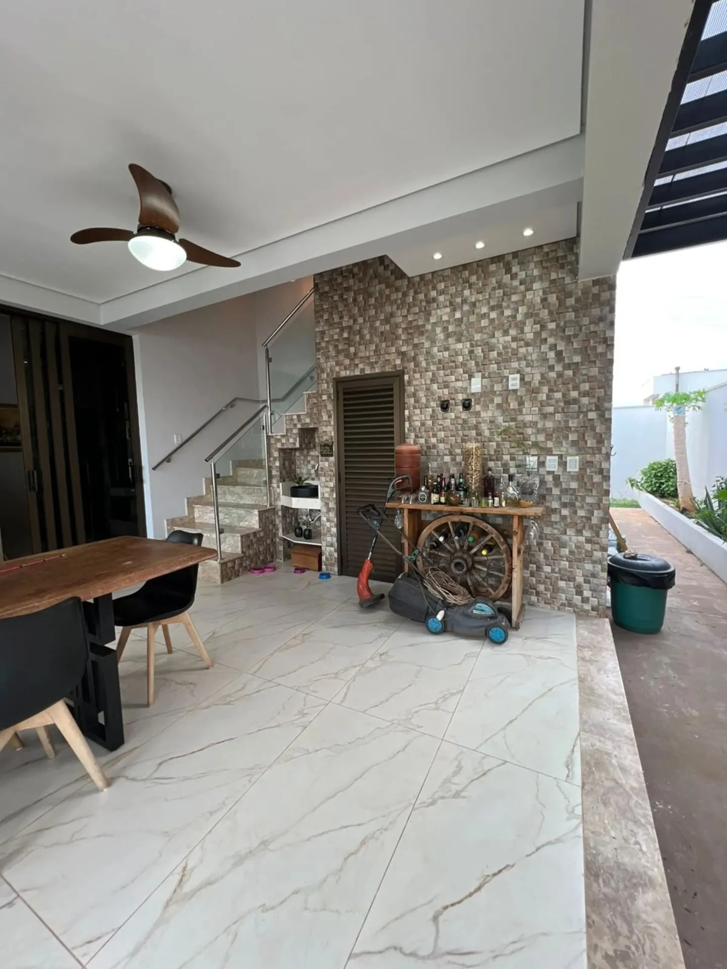 Imagem CASA TÉRREA À VENDA PRIMOR DAS TORRES 3 quartos, sendo 1 suíte
