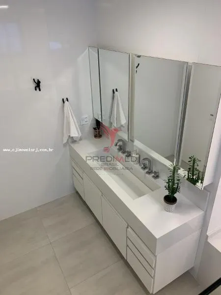 Imagem Casa 4 dormitórios 2 suítes 326m² 2 vagas Portinho Cabo Frio/RJ