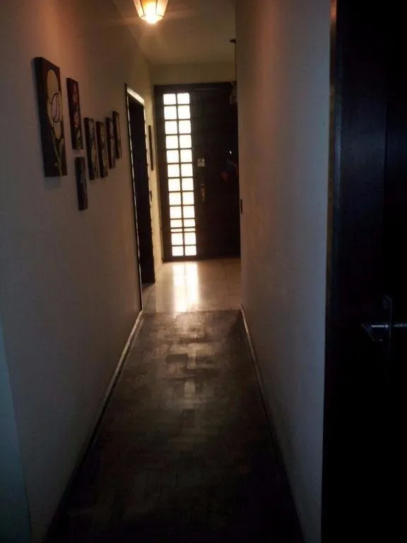Imagem Casa para Venda - 400m², 3 dormitórios, sendo 1 suites, 2 vagas - Cristal