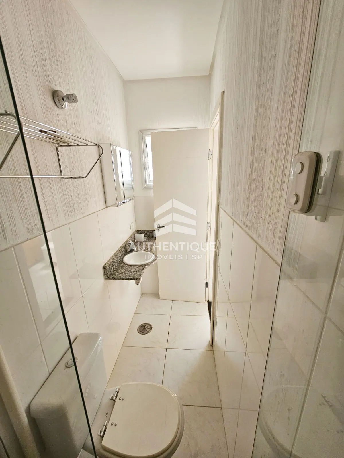 Imagem Casa Comercial I Excelente oportunidade para montar clínica, laboratório, pet, estética ou investir